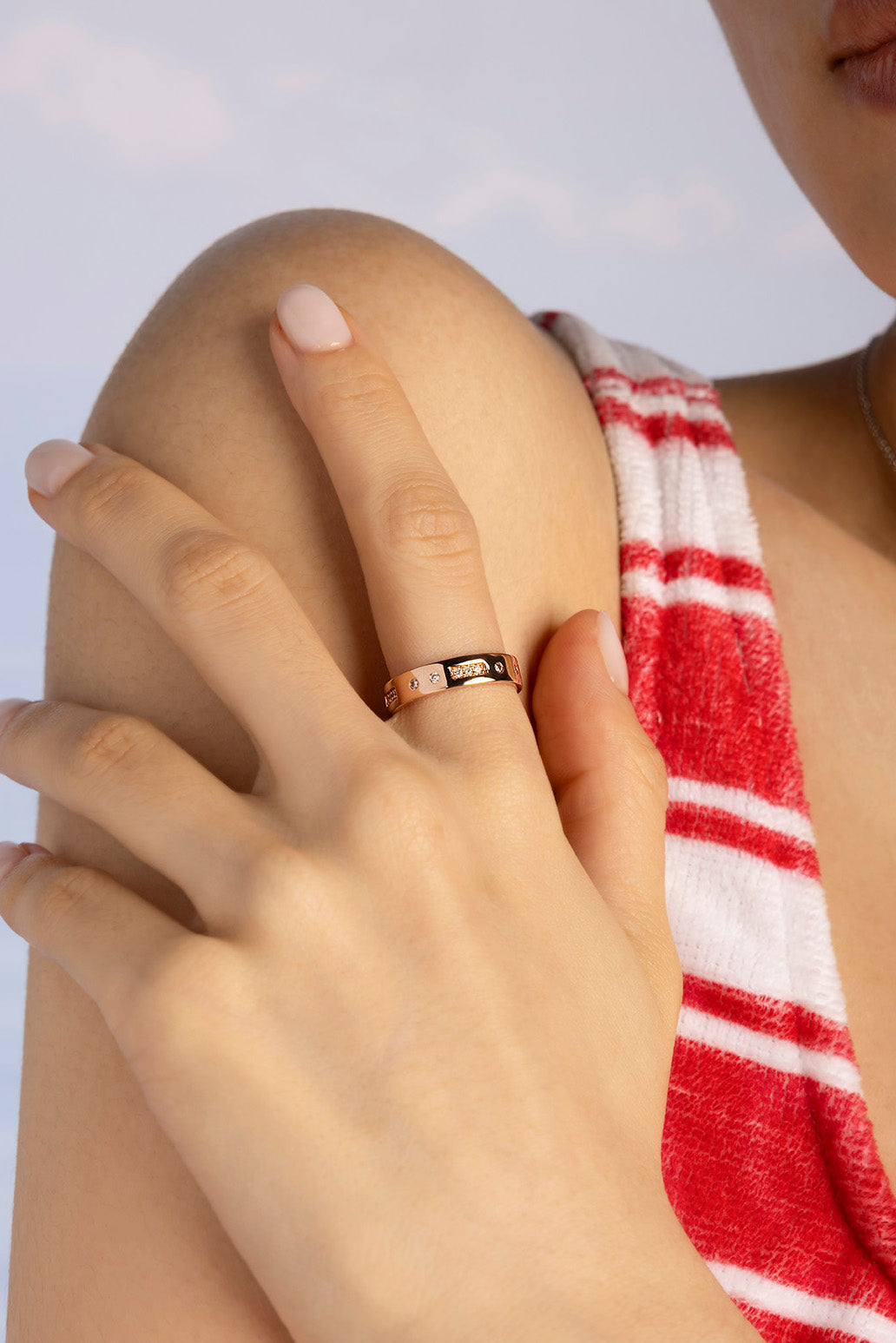 02-P20448OX-APM-Monaco-LOVE-Ring