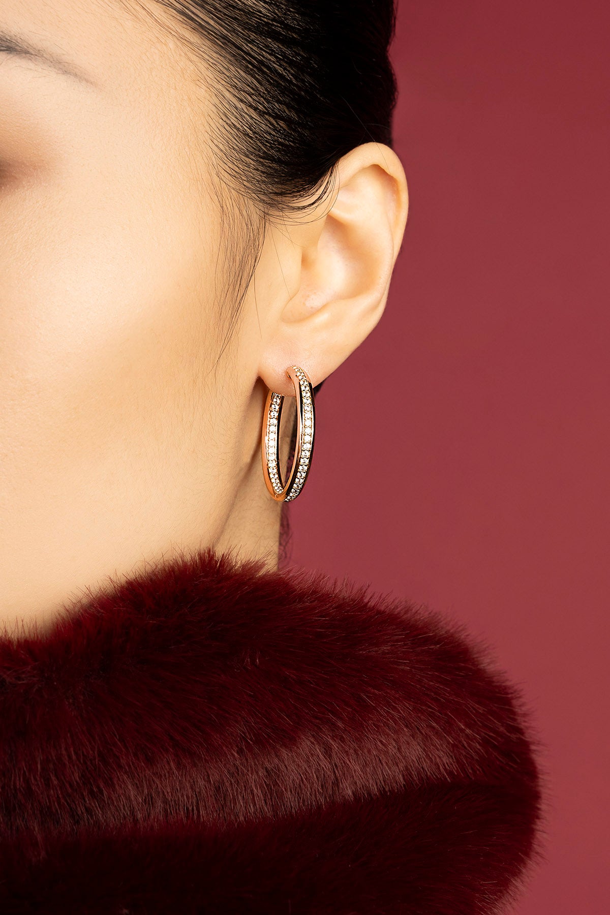 02-PE16891OX-APM-Monaco-Riviera-Earrings-Worn