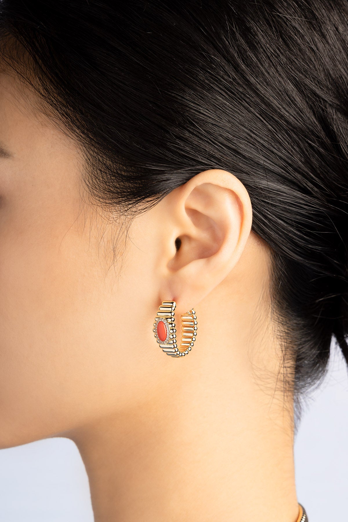 02-YE16860XCOR-APM-Monaco-Les-Calanques-Earrings-Worn