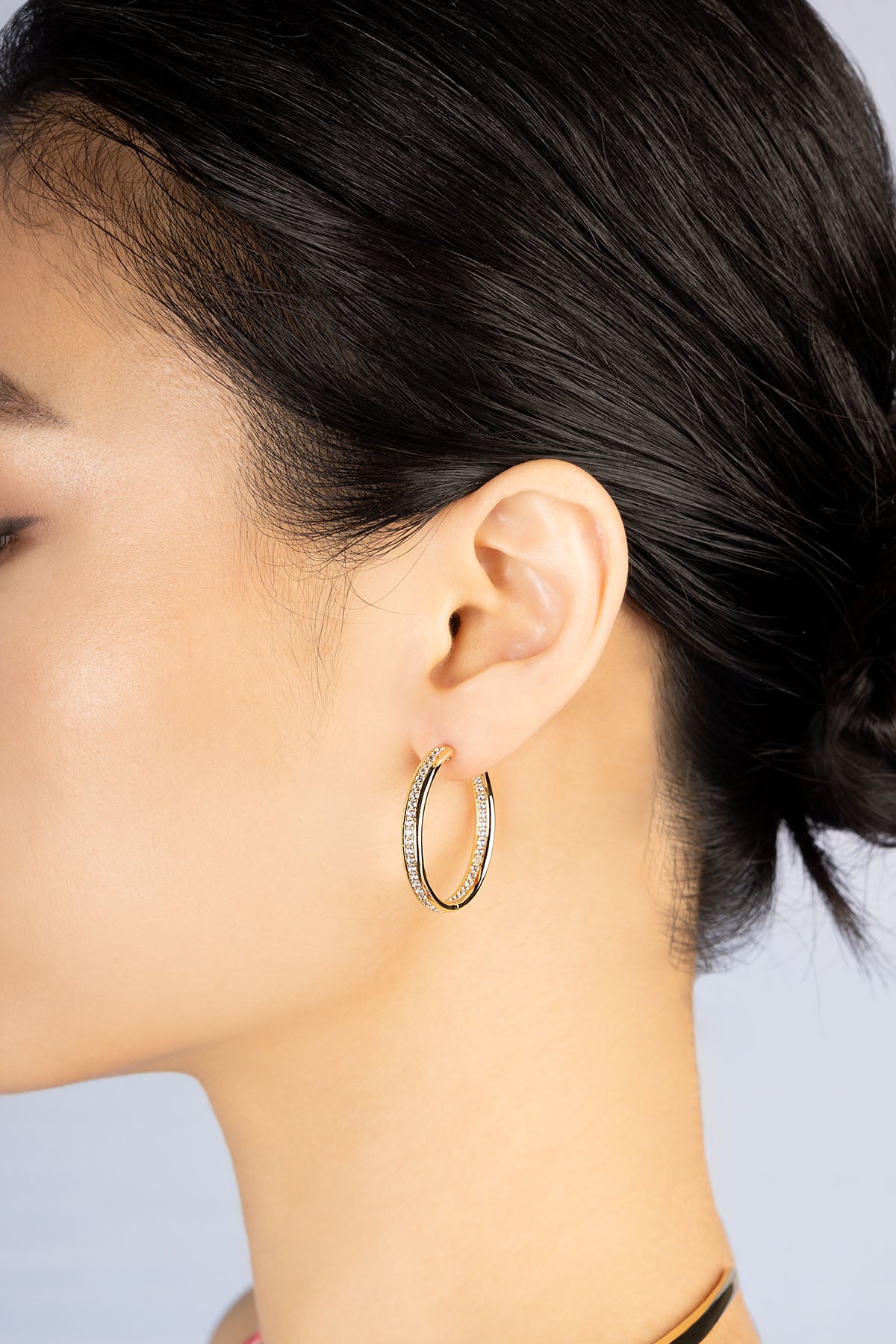 02-YE16891OX-APM-Monaco-Earrings-Worn
