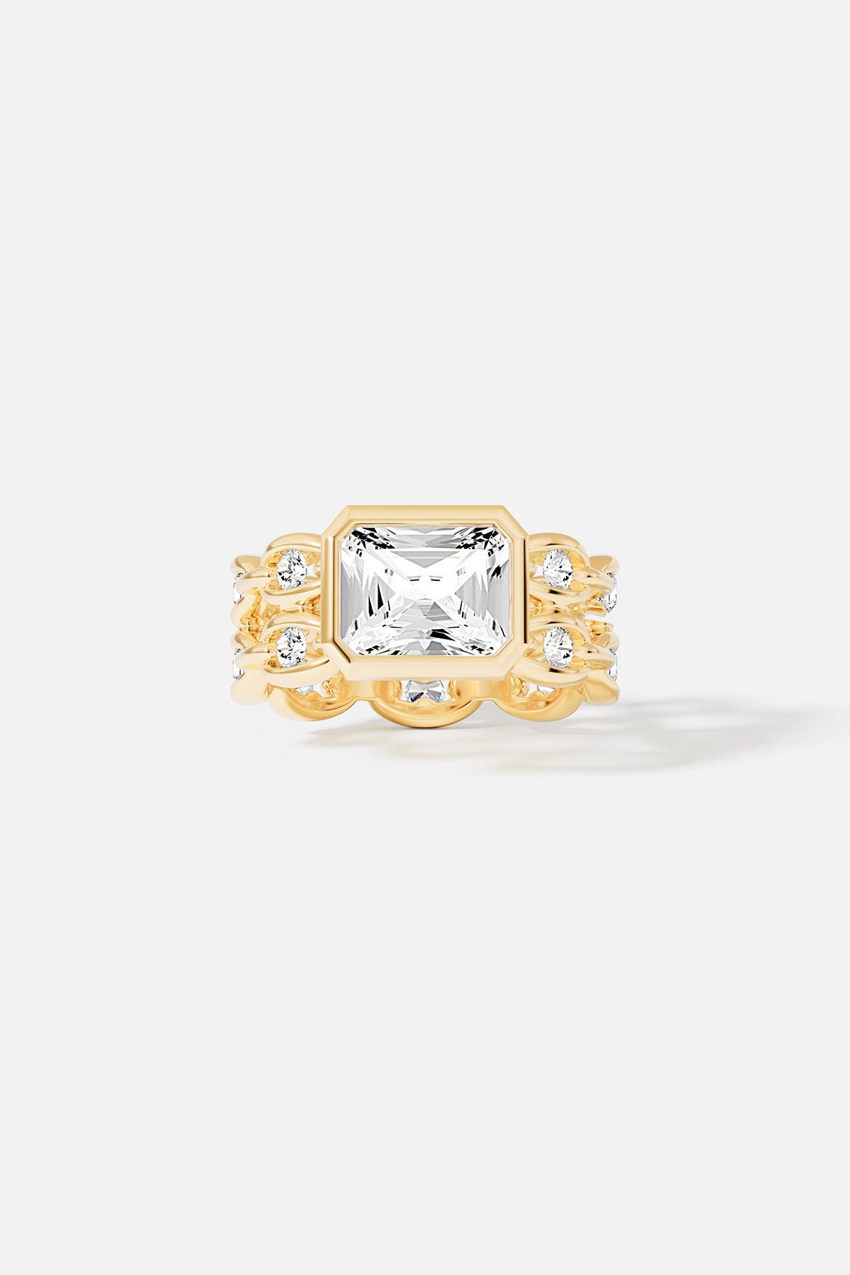 APM Monaco Statement Éclat Chain Ring in Yellow Gold