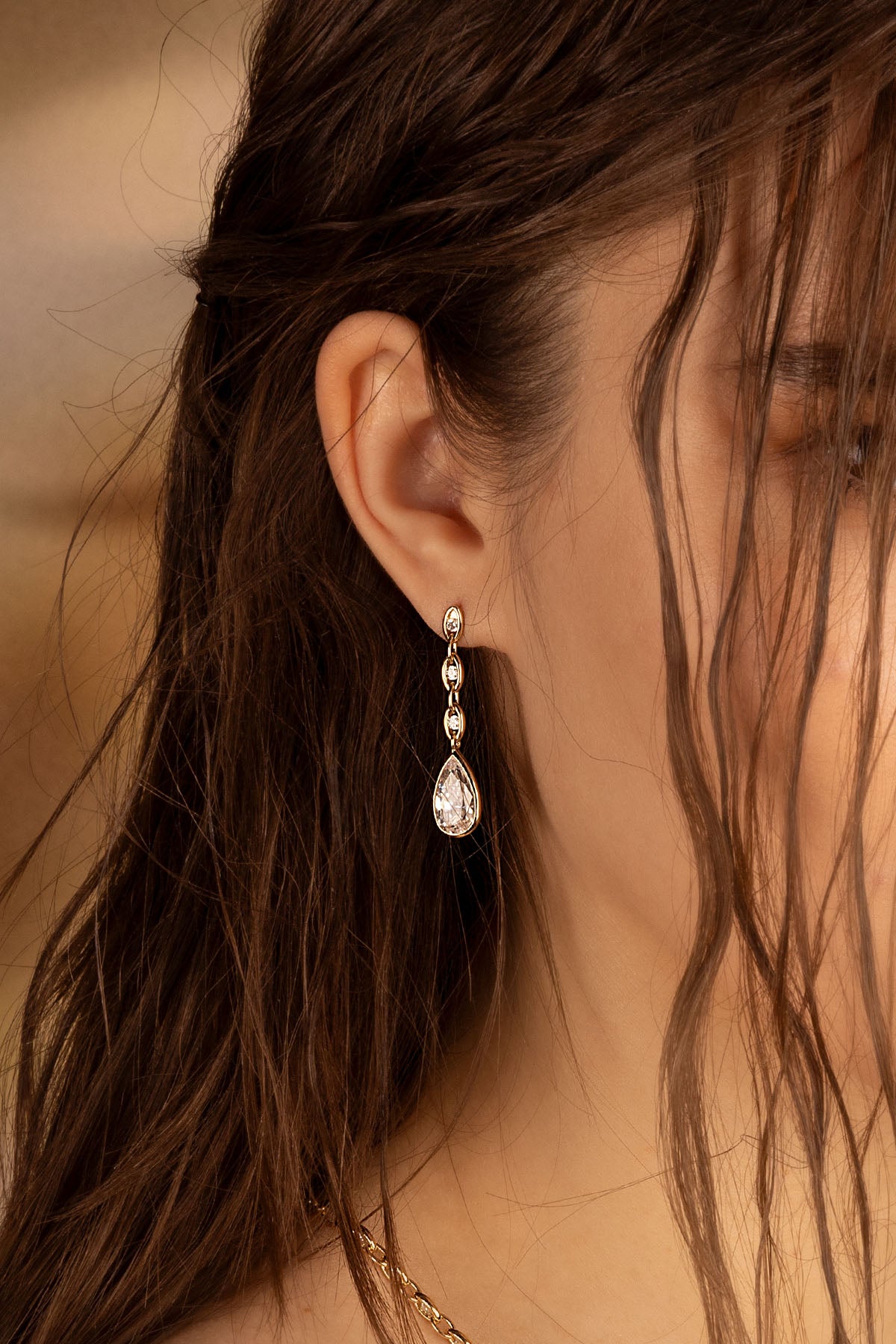 APM Monaco Éclat Chain Earrings in Yellow Gold