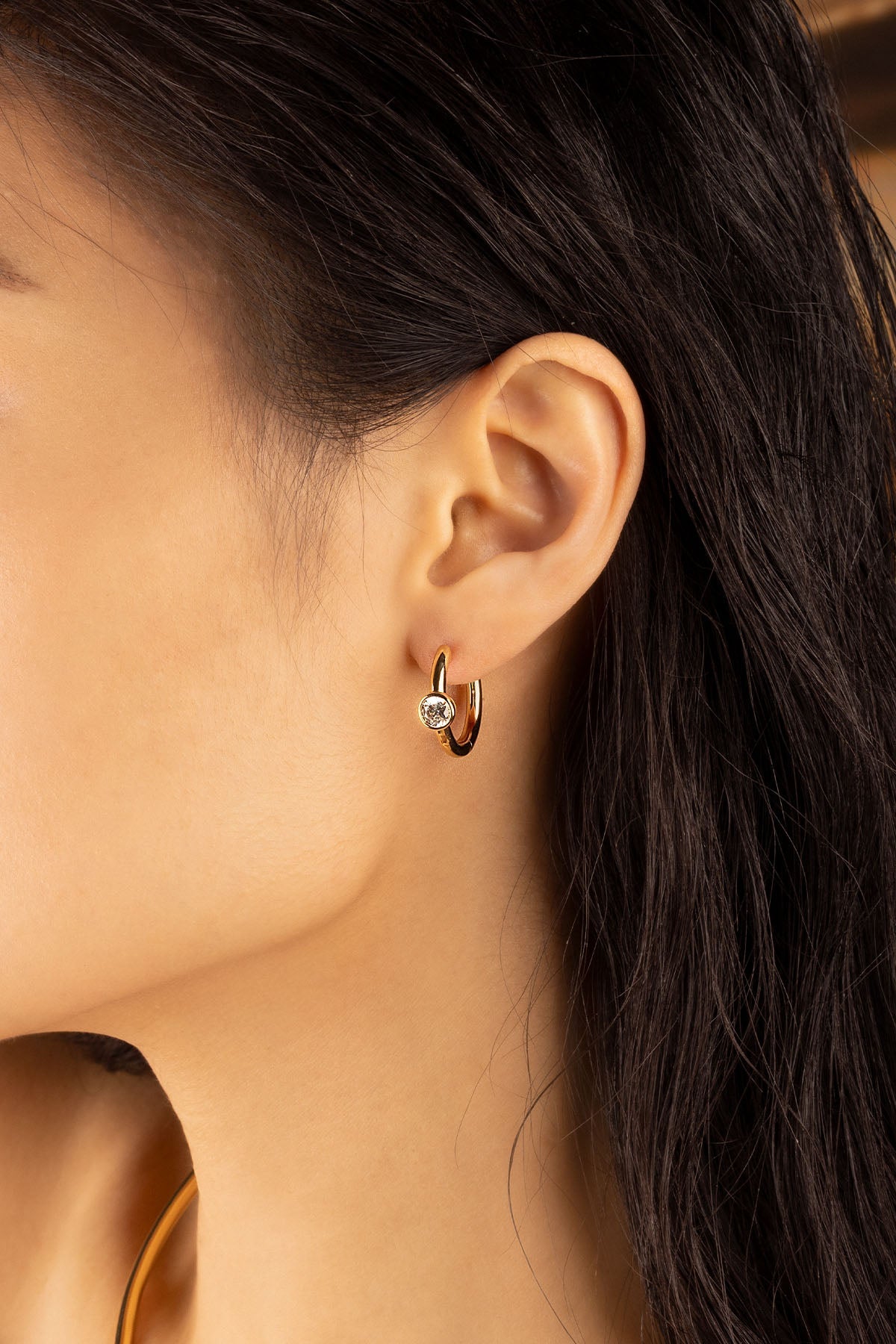 APM Monaco Éclat Hoop Earrings in Yellow Gold