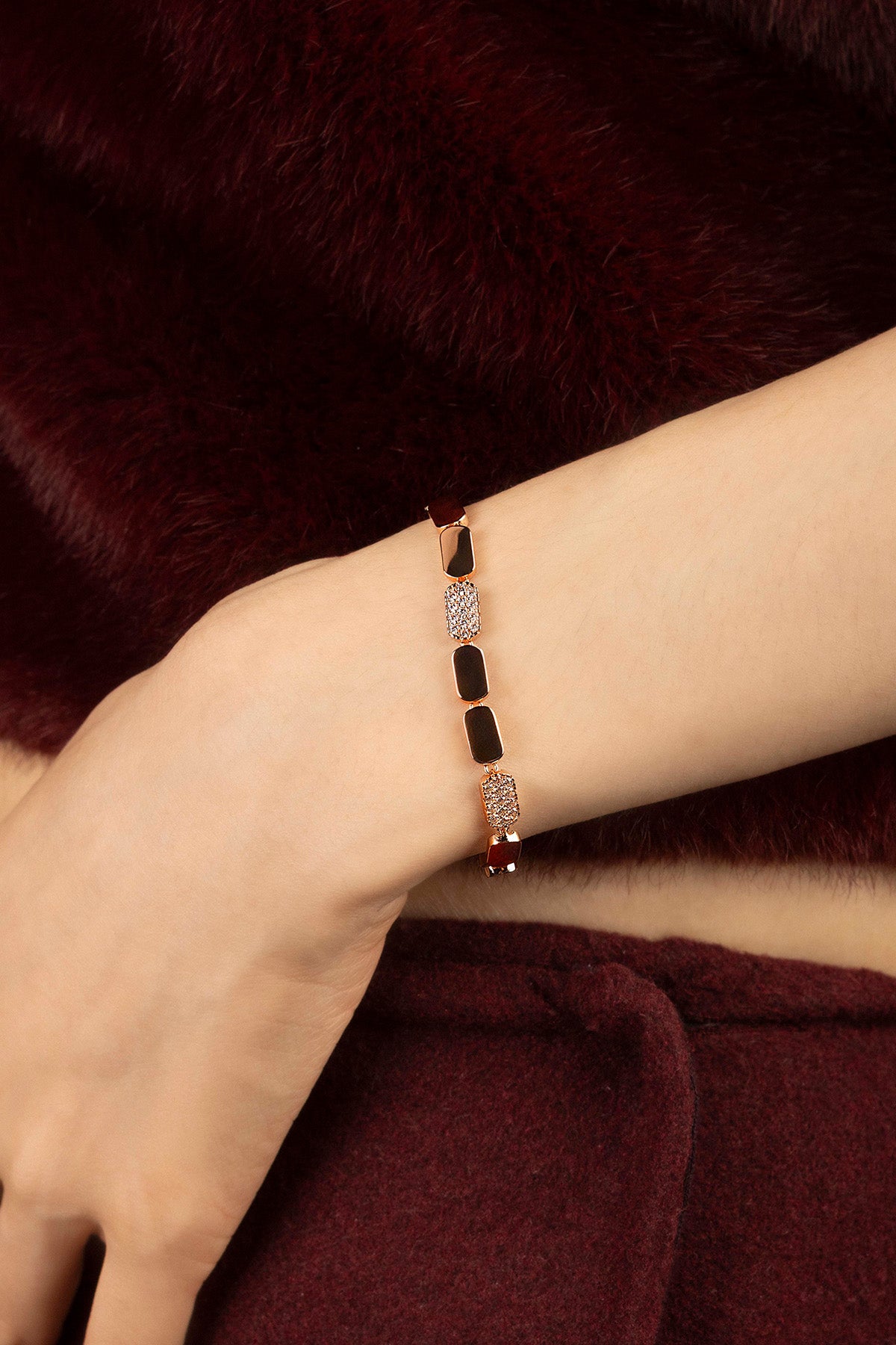 Pavage Ring, 18k rose gold finish | APM Monaco