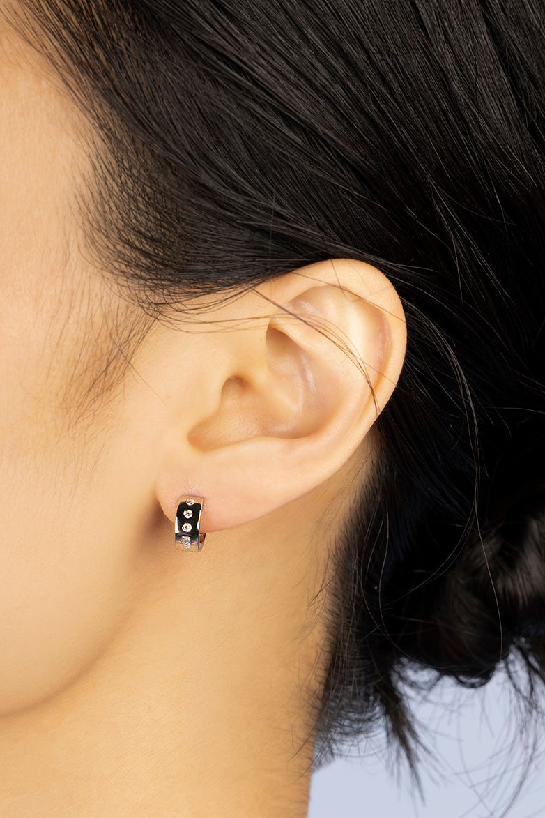 02-WE15293OX-APM-Monaco-Earrings