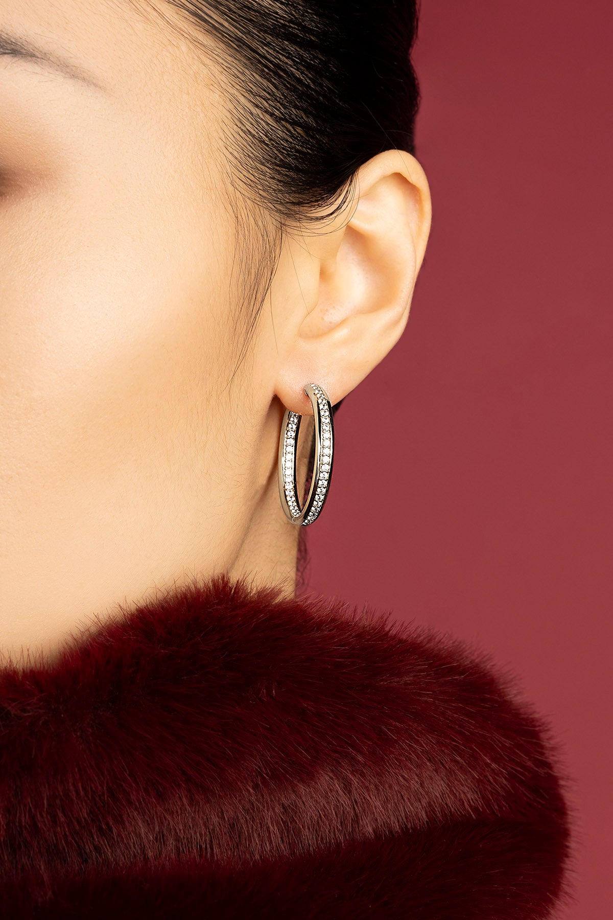 02-WE16891OX-APM-Monaco-Riviera-Earrings-Worn
