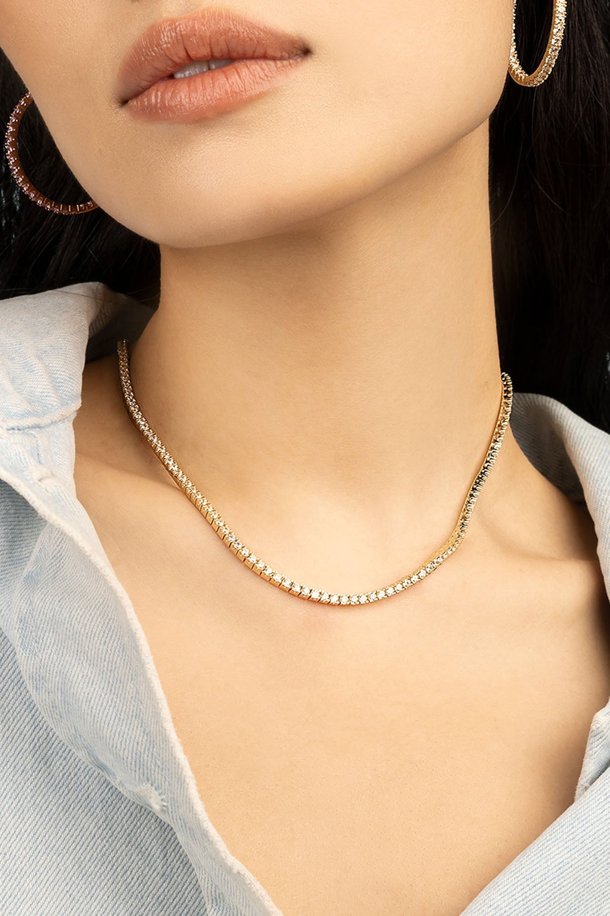APM Monaco Pavé Choker in yellow gold worn on neck