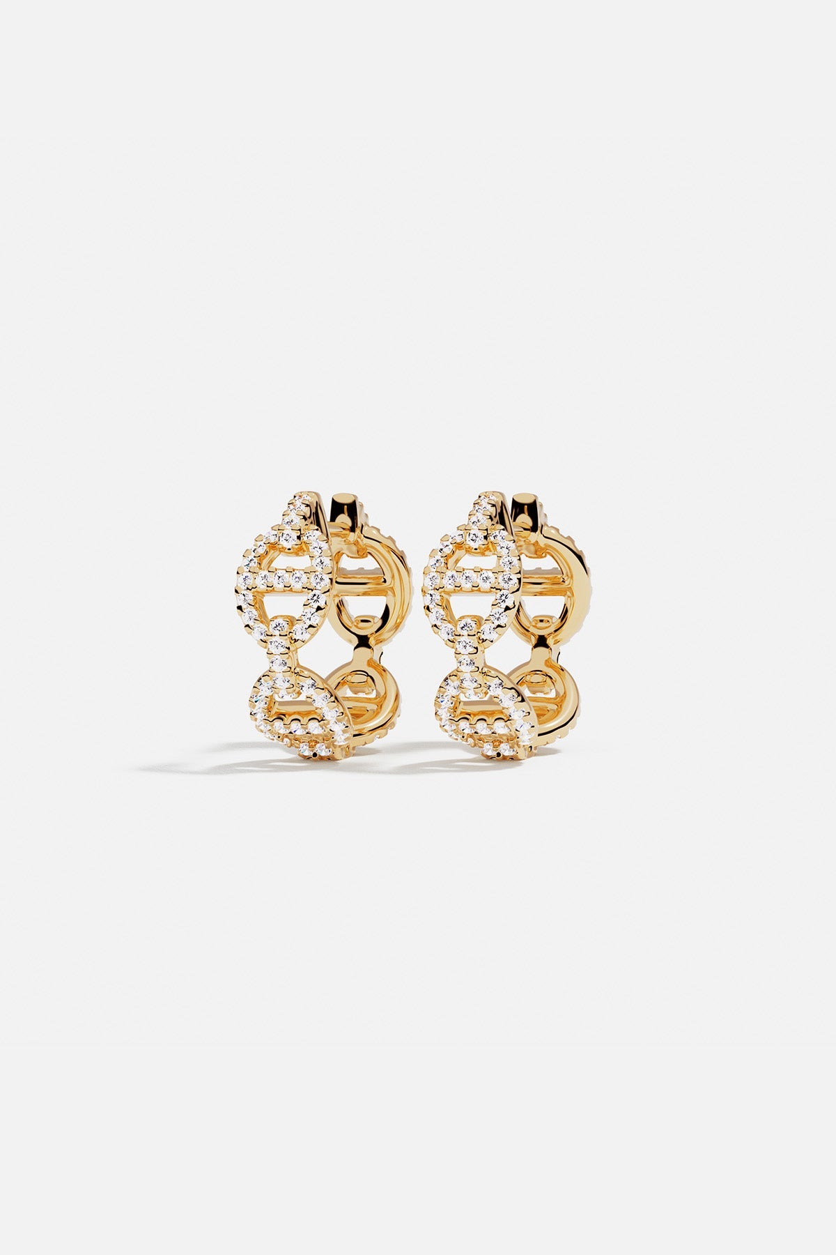 Earrings APM Monaco yellow gold maille marine hoop with diamonds.